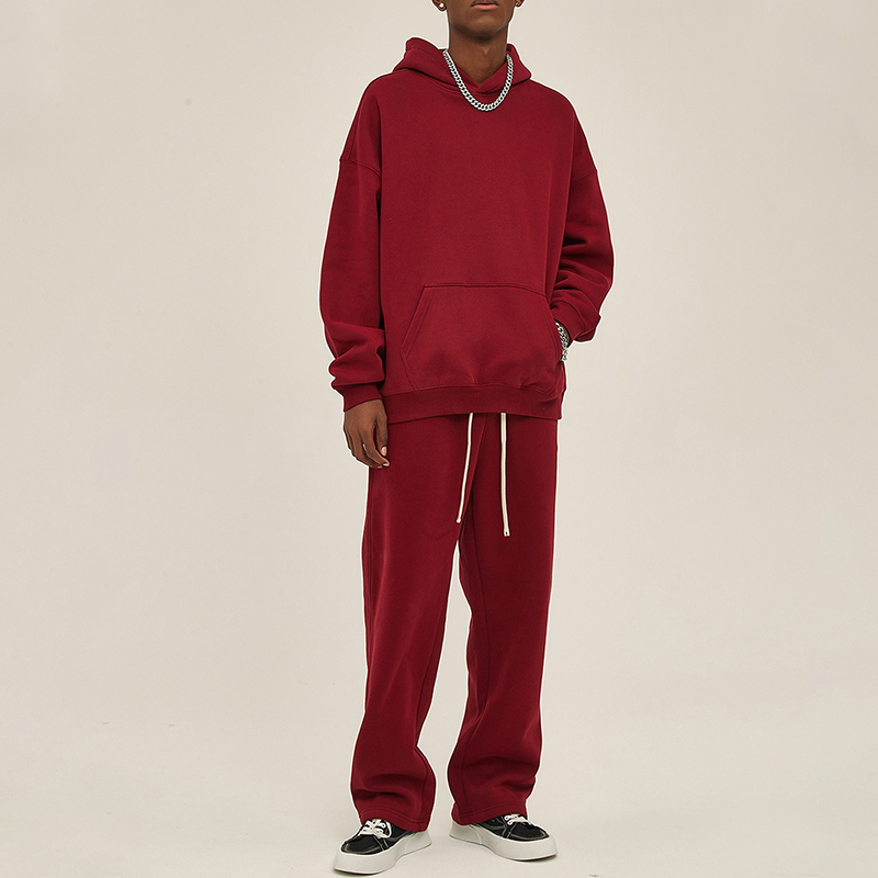 Our custom clothing factory specializes in tailored hoodie and sweatpants.